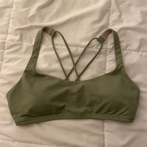 Lululemon Free to be Bra
